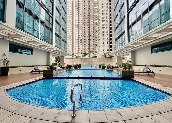 Designer Minimalist 1br One Uptown Bgc * Manila