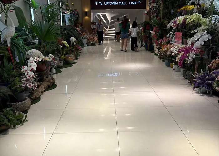 Designer Minimalist 1br One Uptown Bgc *