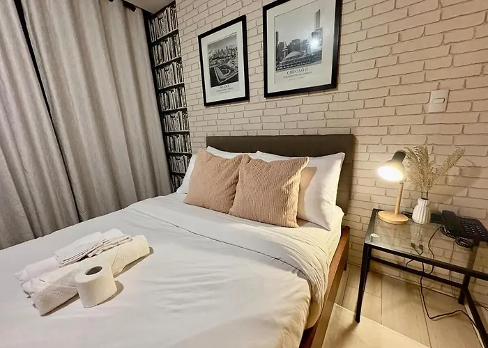 Designer Minimalist 1br One Uptown Bgc